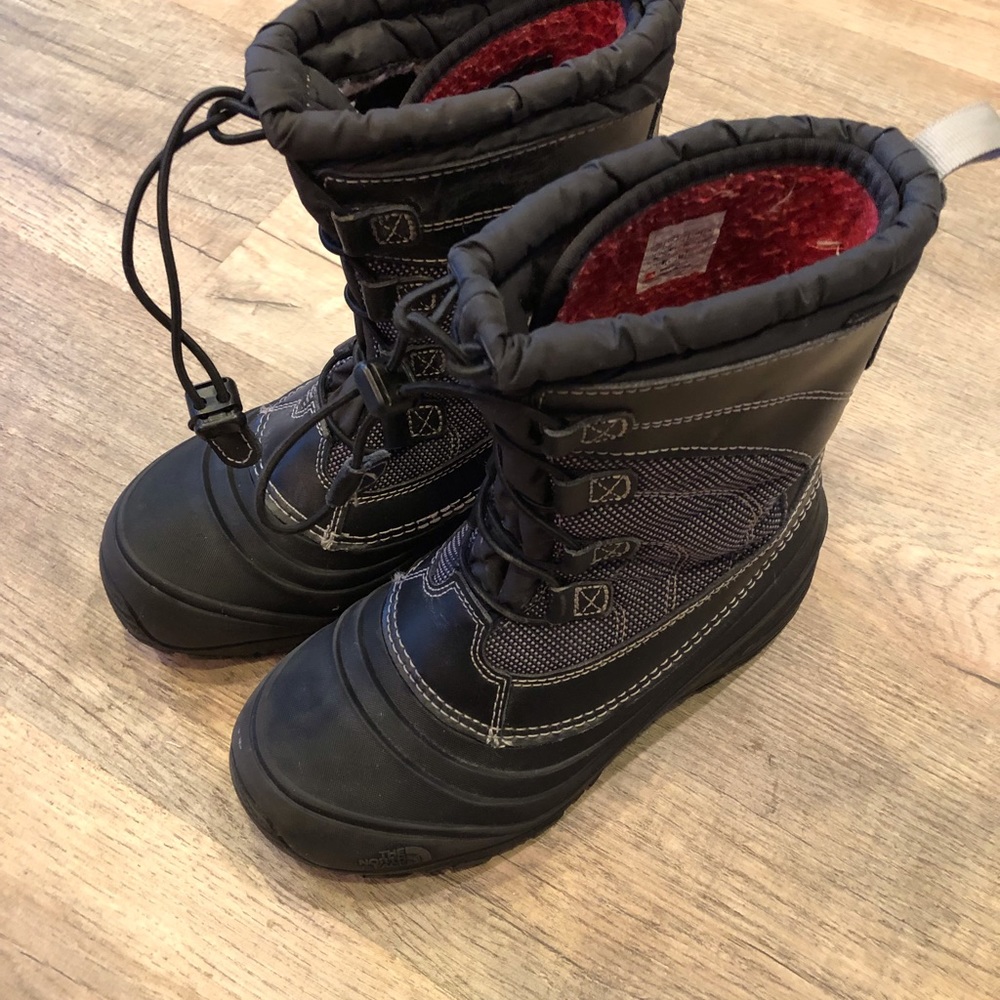 Kids NorthFace Alpenglow Snow-boots Size 4